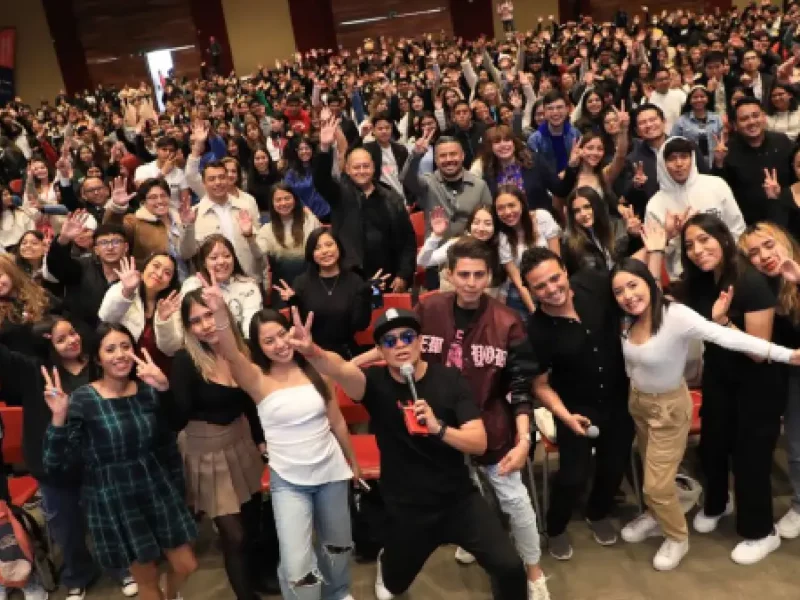 Gobierno municipal acerca testimonios de valor a la juventud poblana con conferencia magistral