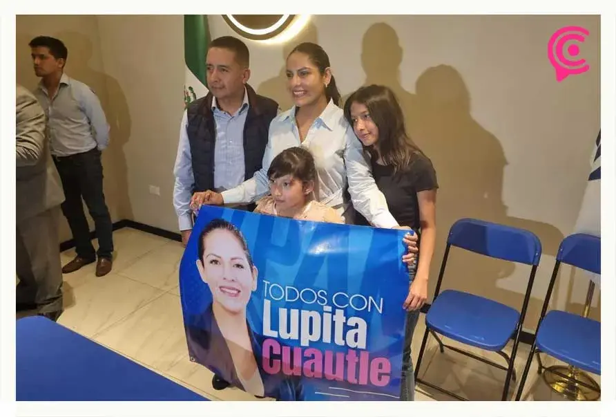 Lupita Cuautle se registra para contender por la candidatura del PAN a la presidencia de San Andrés Cholula