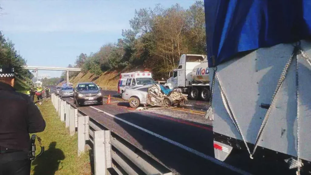 Choque dejó un muerto y dos lesionados en Huauchinango 
