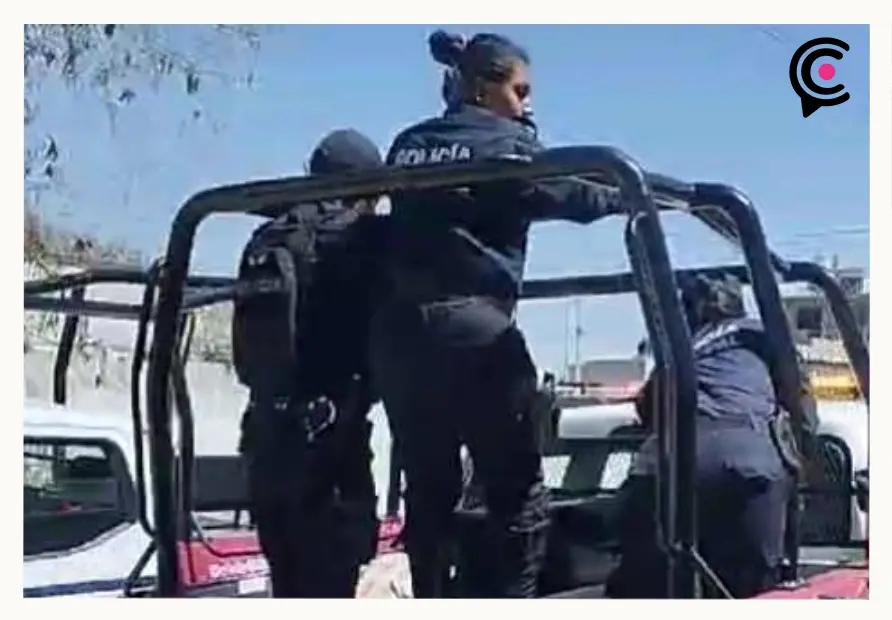 Pasajeras intentaron robar un taxi en Amozoc, vecinos lograron la detención de las mujeres