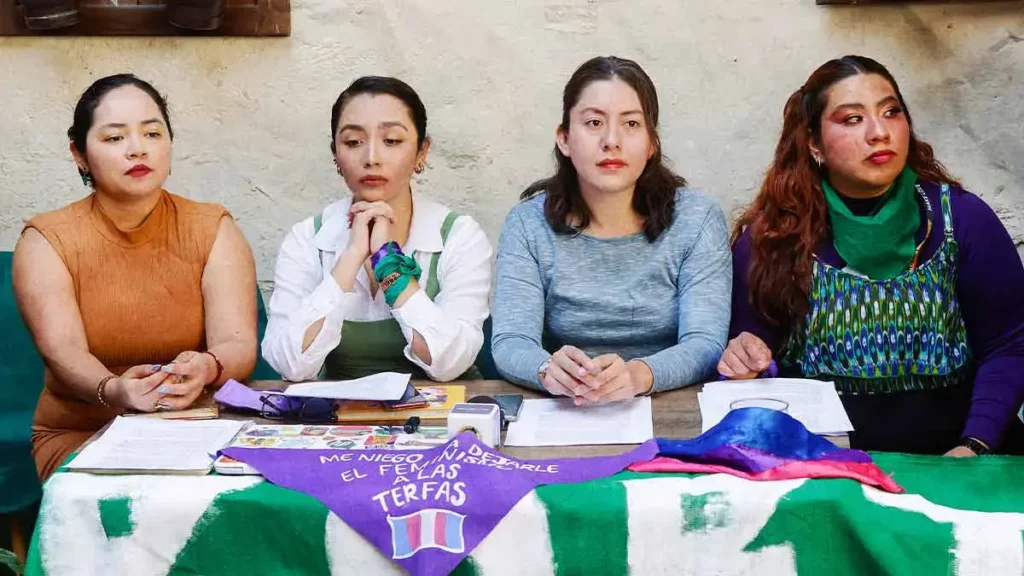 Colectivas feministas de Puebla exigen a candidatos no politizar marcha del 8M 