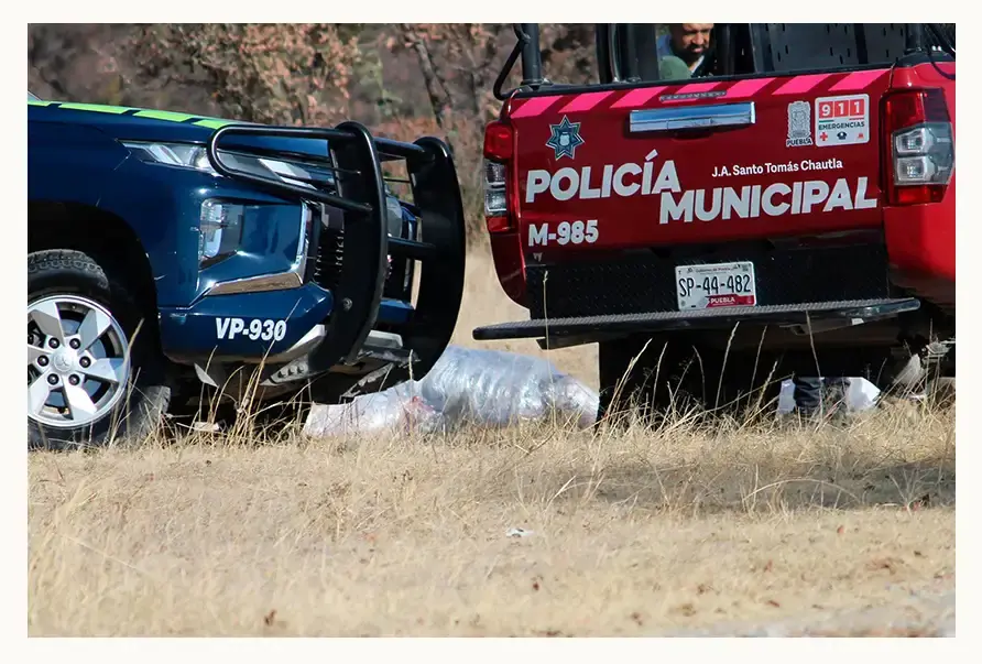 Dejan tres cuerpos emplayados en Puebla, se presume que son de origen colombiano