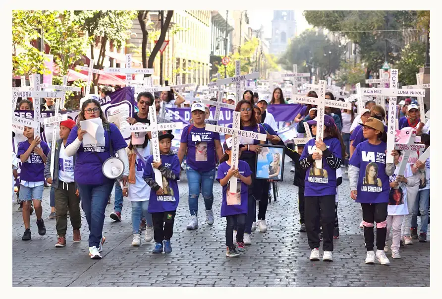 Las familias de Voces de la Ausencia; no participamos en la marcha 8M.