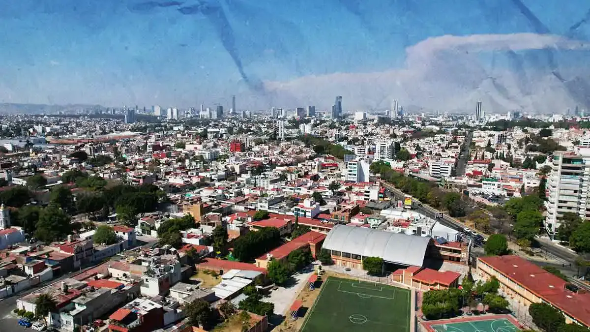 Mejora calidad del aire en Puebla, pese a que continúa la caída de ceniza