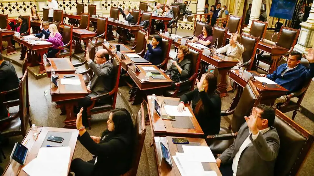 Tras solicitudes de licencia, Congreso de Puebla sesionará solo con 35 diputados