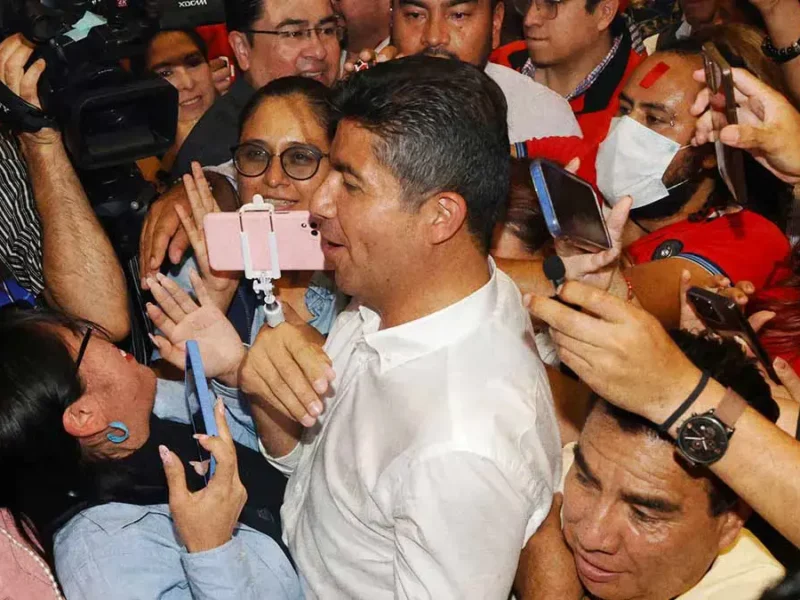 Funcionarios del Ayuntamiento de Puebla acudieron a evento de Eduardo Rivera fuera de horario laboral 