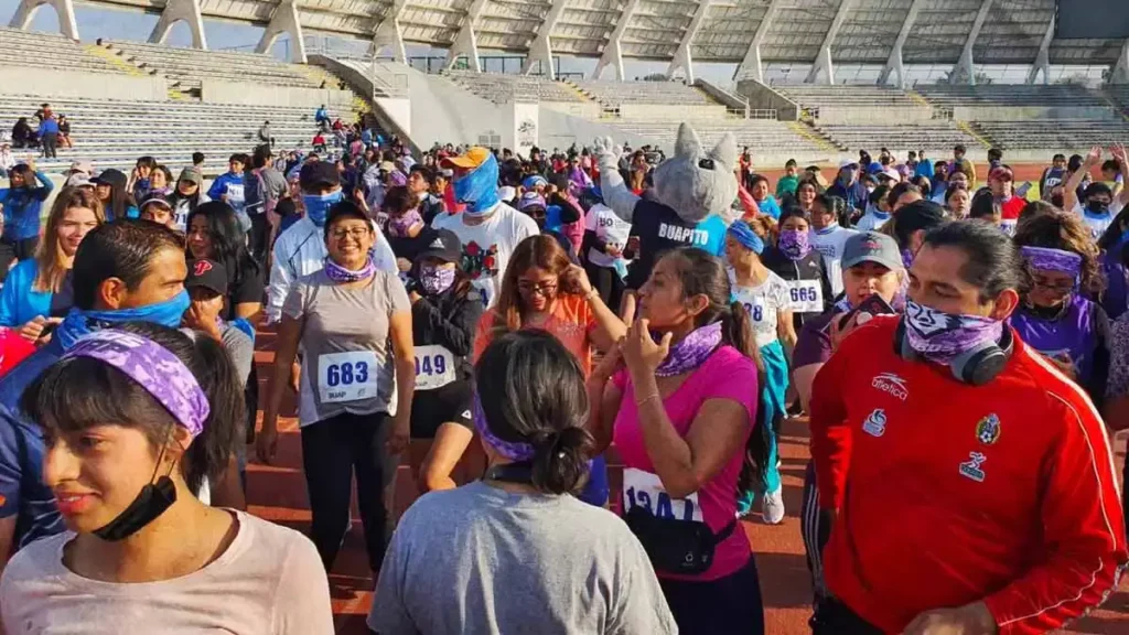 Suspenden la Carrera de la Mujer BUAP 2024 por caída de ceniza del volcán Popocatépetl