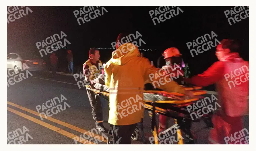 Autobús de Audi choca en Puebla y deja dos prensados y 14 trabajadores lesionados 