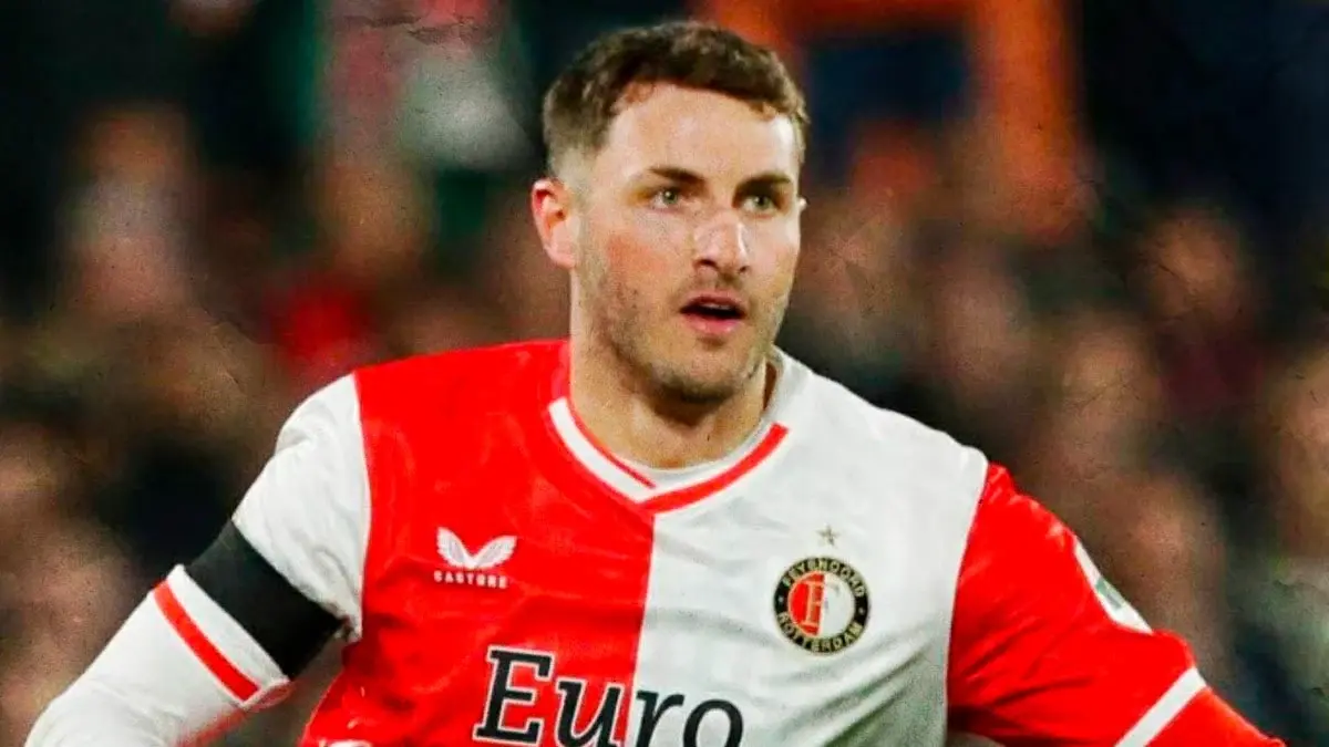 Santiago Giménez y el Feyenoord golean al Heracles en la Eredivisie; continúan como sublíderes