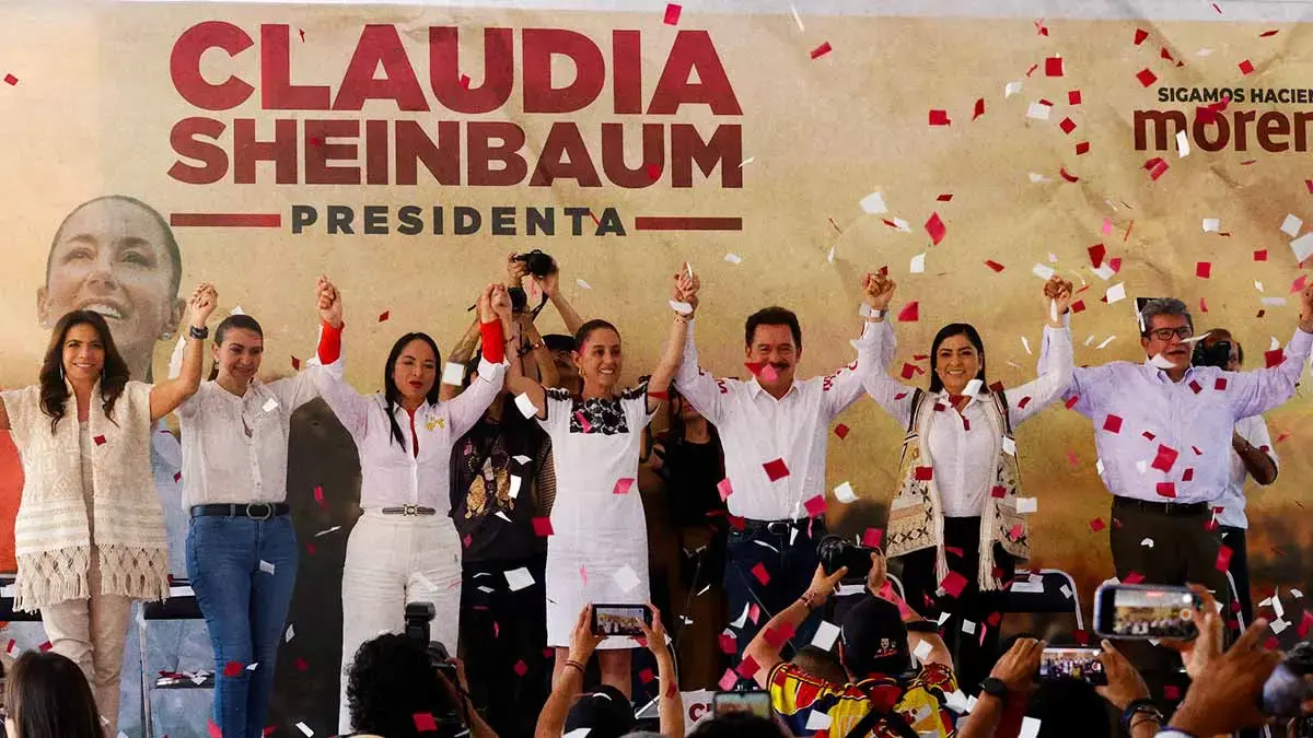 Claudia Sheinbaum promete obras carreteras en gira de campaña en Tepeaca