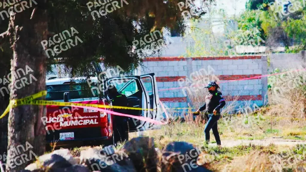 Abandonan cadáver emplayado y embolsado en San Sebastián de Aparicio, Puebla