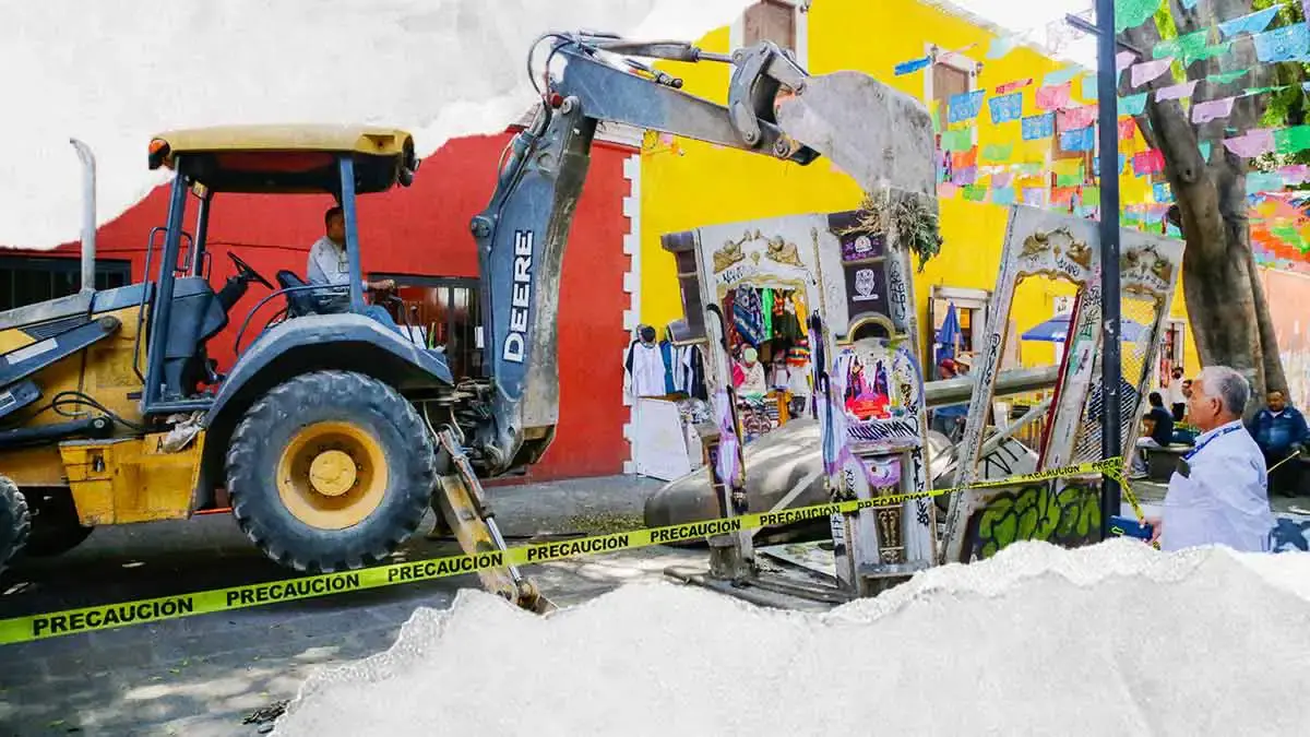 Ayuntamiento de Puebla reanuda retiro de casetas en el Centro Histórico; almacenaban basura