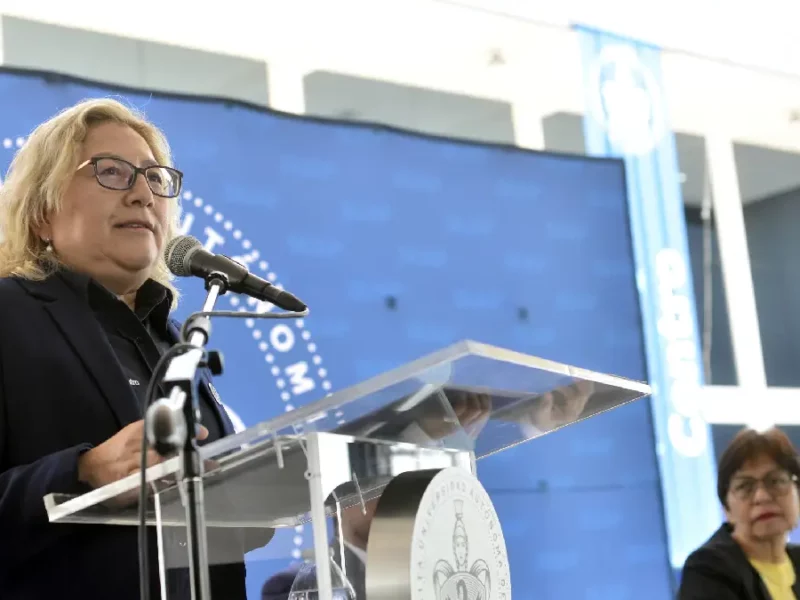 Rectora Lilia Cedillo constata logros académicos del Complejo Regional Centro