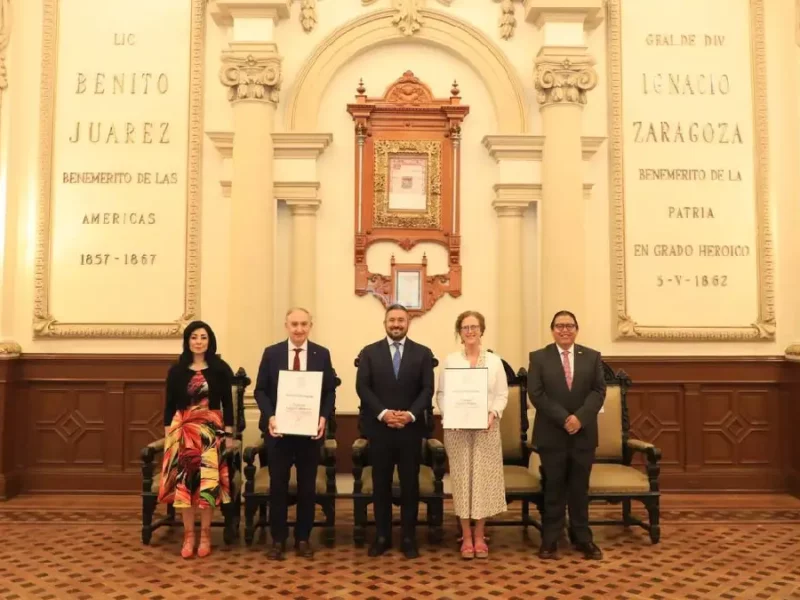 Ayuntamiento de Puebla reconoce como "visitante reconocido" a académicos de la Universidad de Valladolid