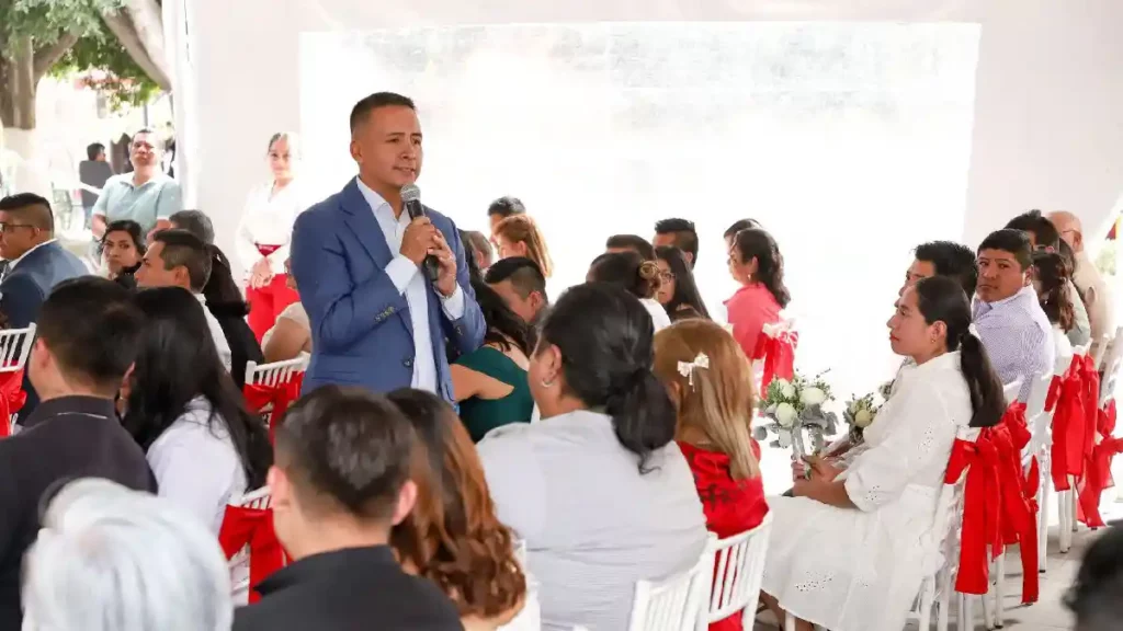 Encabezó Mundo Tlatehui jornada de Bodas Civiles gratuitas; se casaron 37 parejas