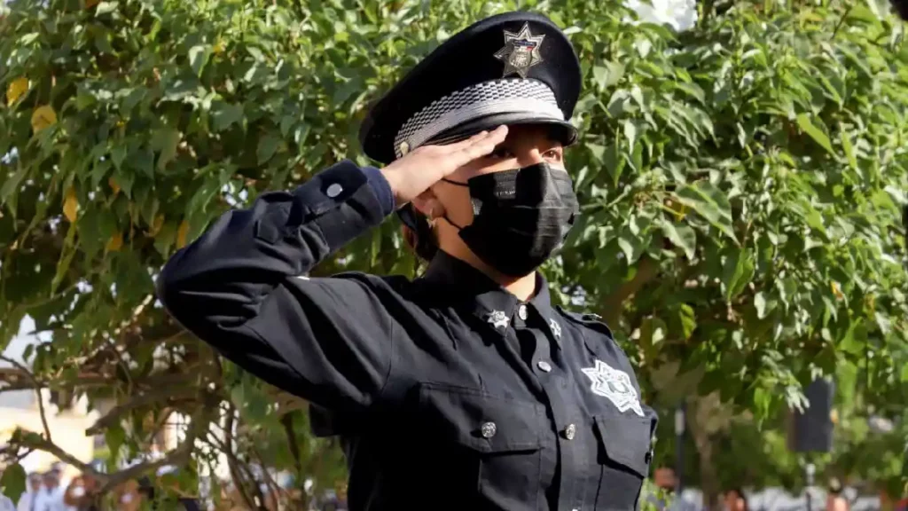 Encabeza Mundo Tlatehui ceremonia cívica en conmemoración por el Día de la Bandera