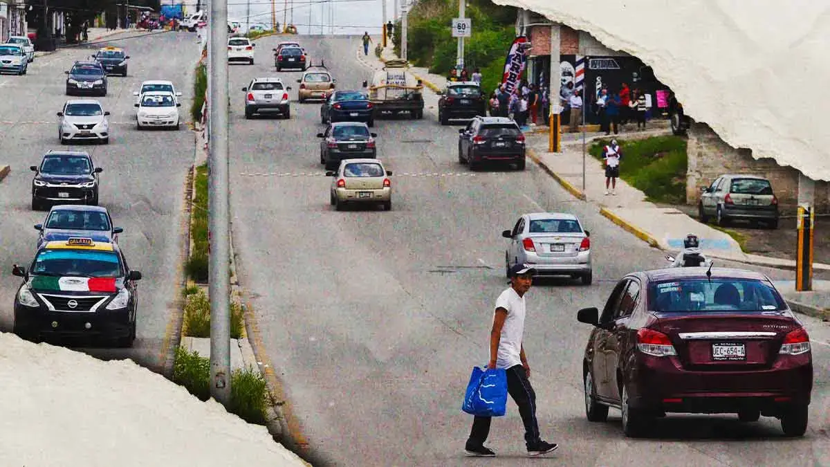 Hombre murió por causas naturales en el Boulevard Carmelitas del municipio de Puebla