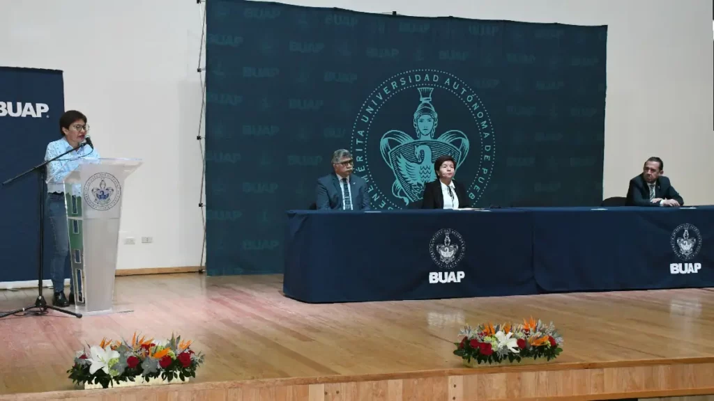 Inaugura Rectora María Lilia Cedillo Ramírez foro académico por los 50 años del ICUAP