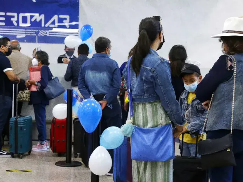 Por barrido de ceniza, suspenden operaciones en el Aeropuerto Internacional ”Hermanos Serdán”