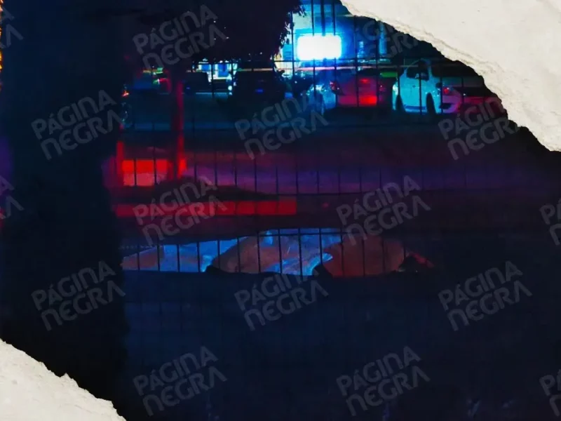 Ejecución de expolicía estatal en Periplaza de Puebla desata balacera, hay cuatro agentes más heridos