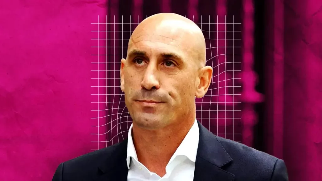 Fiscalía de España pide dos años y medio de cárcel para Luis Rubiales