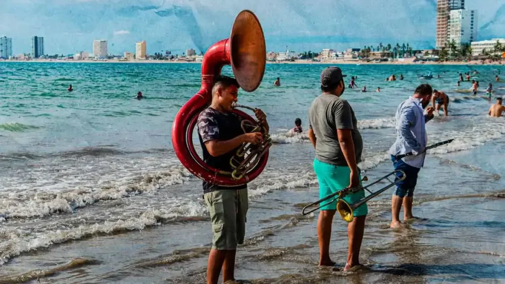 Dejará de sonar la música de banda en las playas de Mazatlán, empresarios la prohíben