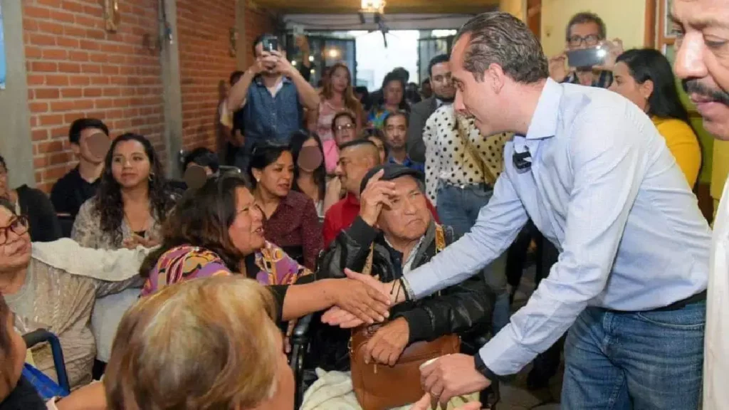 Panistas respaldan a Mario Riestra
