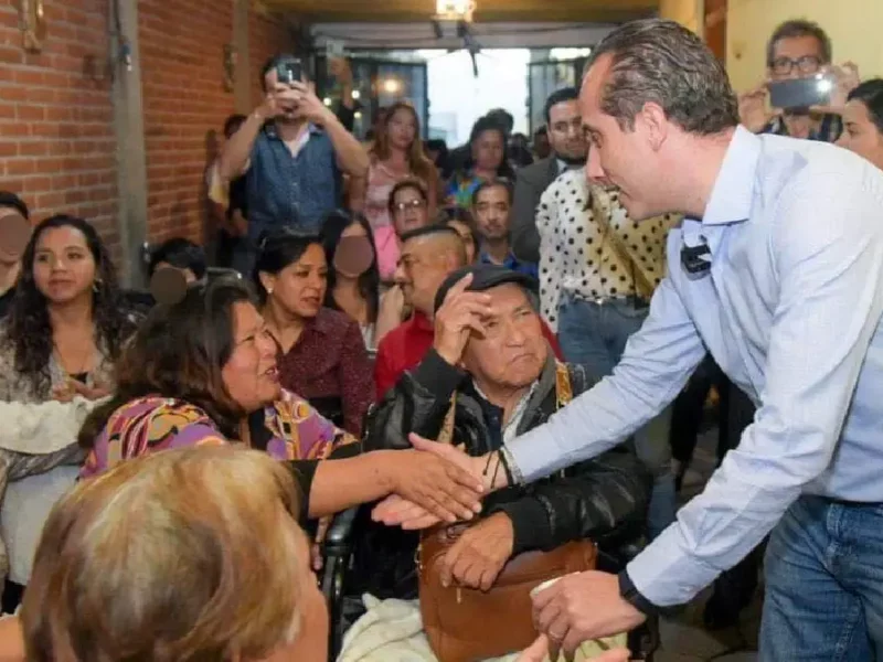 Panistas respaldan a Mario Riestra