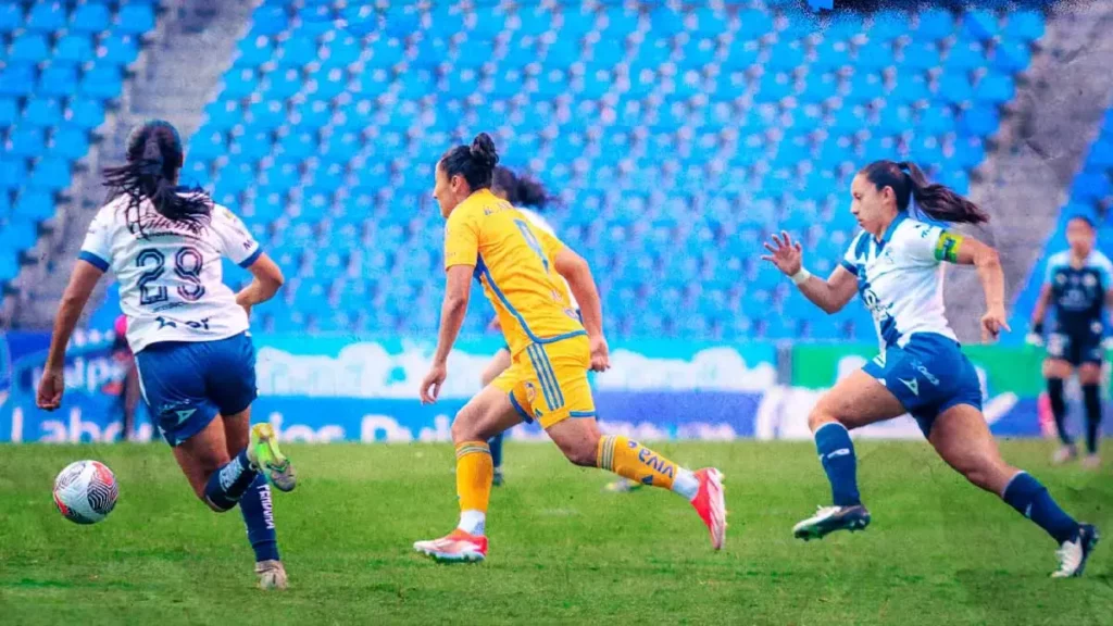 Tigres golea a domicilio al Club Puebla Femenil en el Clausura 2024