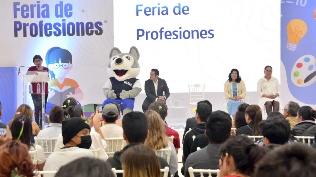 Inaugura la Rectora María Lilia Cedillo Ramírez Feria de Profesiones 2024
