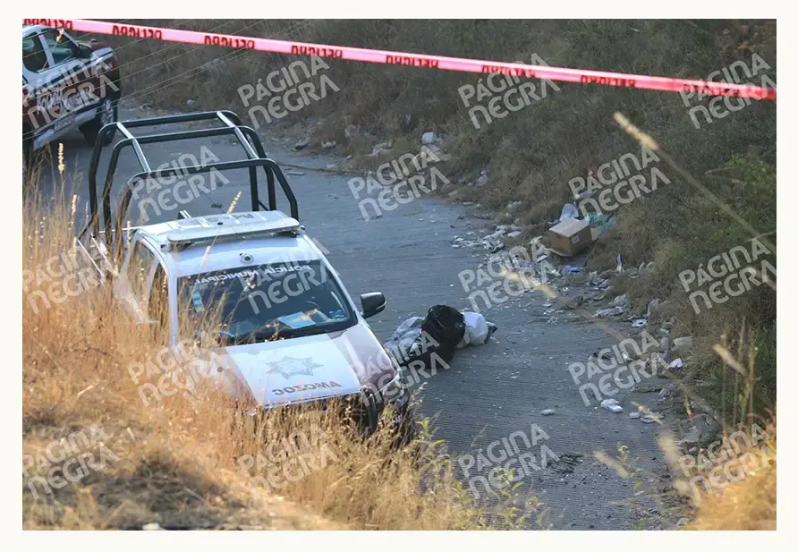 Abandonan cadáver embolsado en Flor del Bosque 