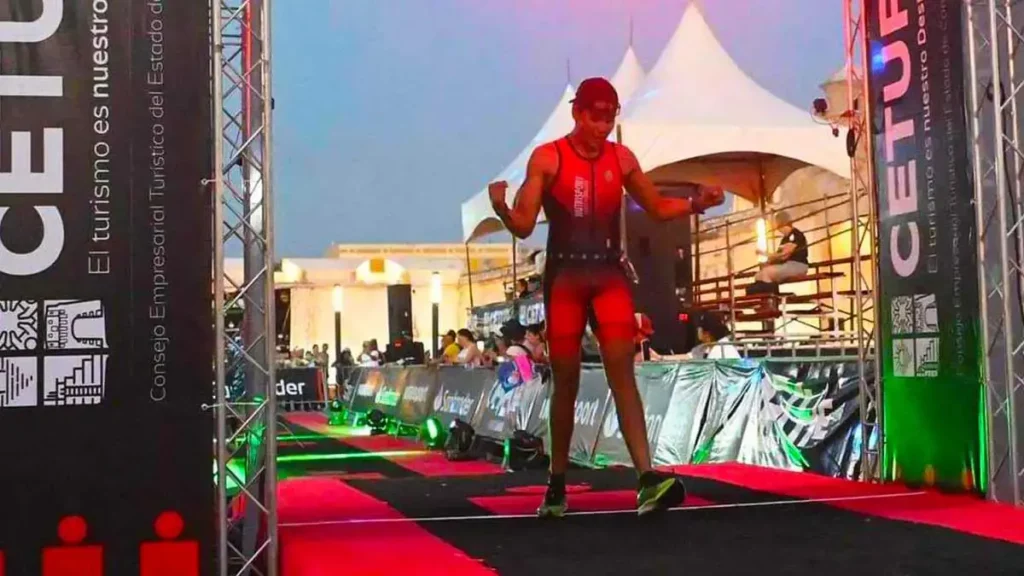 Roberto André Levet, alumno BUAP clasificó al Ironman en Nueva Zelanda 