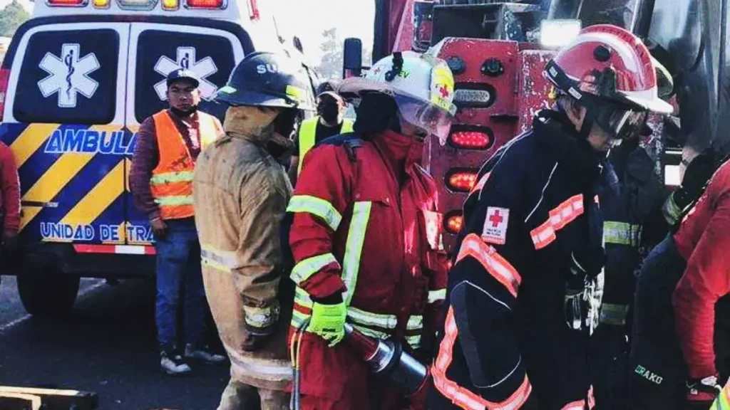 Choque múltiple dejó dos muertos y seis heridos en la autopista Amozoc-Perote