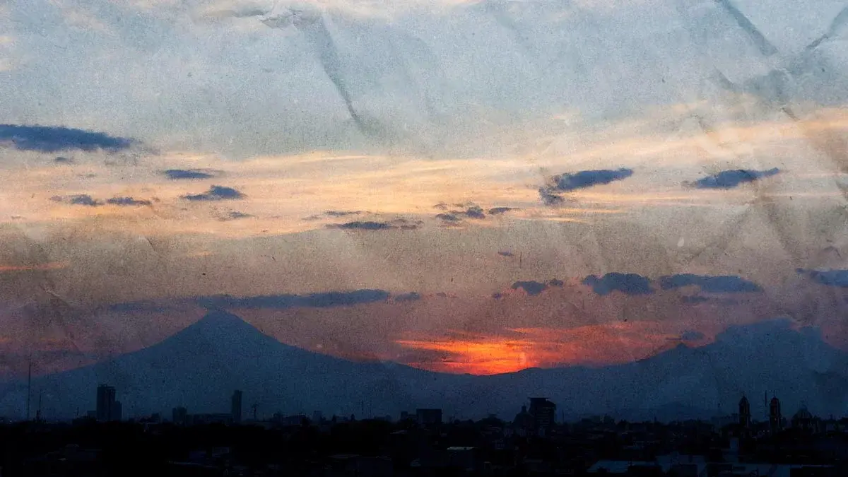 Este 8 de abril el volcán Popocatépetl registró 140 exhalaciones y 60 minutos de tremor