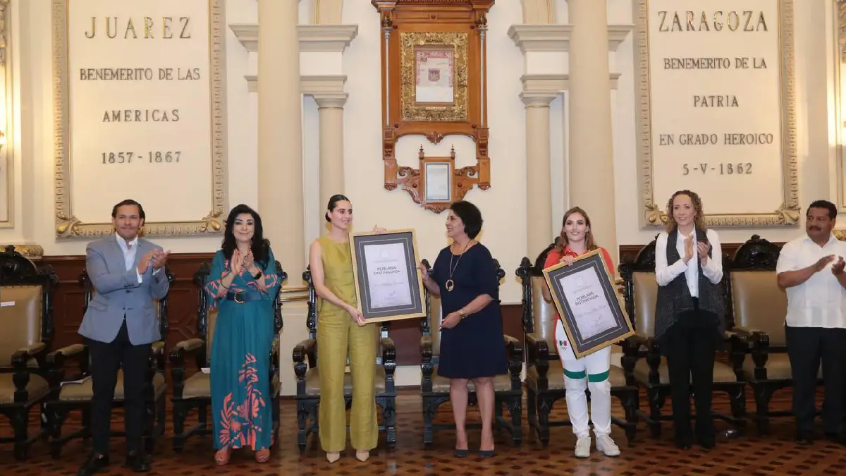 Ayuntamiento de Puebla reconoce a "Poblanas Distinguidas”