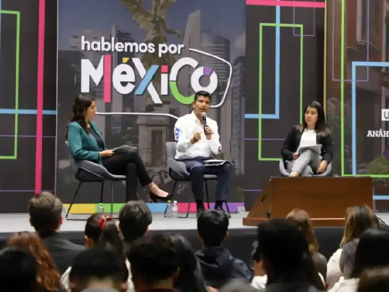 Presenta Lalo Rivera sus propuestas ante universitarios en el foro “Hablemos por México”