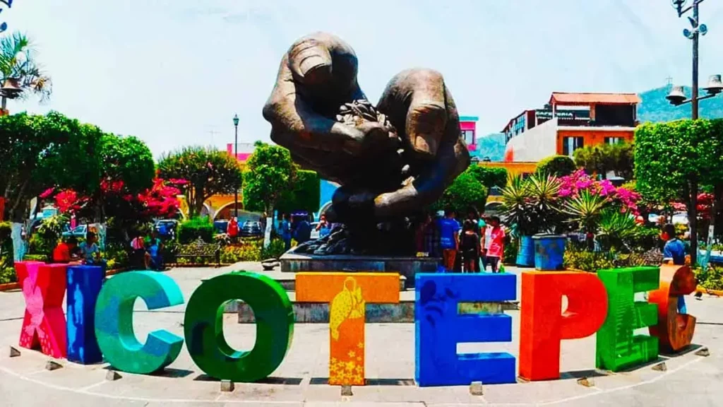 Encuentran restos óseos humanos en una barranca de Xicotepec