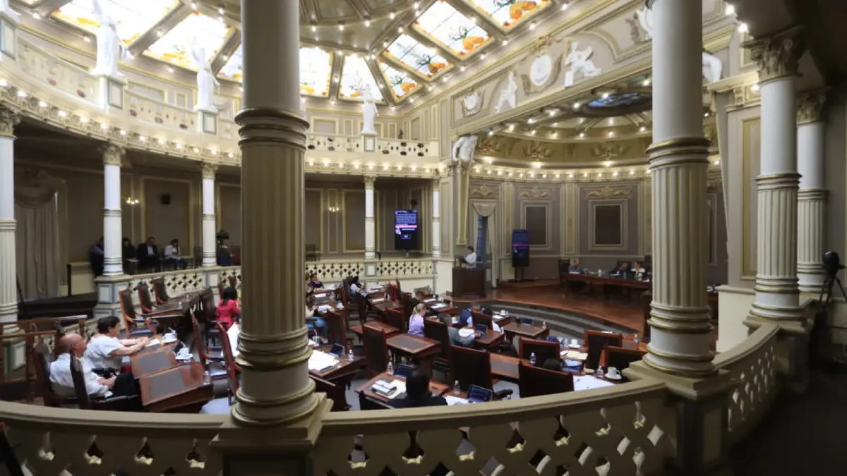 Regula Congreso del Estado servicio de grúas y corralones para que sea eficiente, seguro y confiable