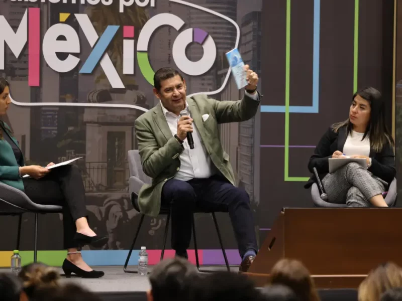 Exitoso diálogo de Armenta con jóvenes de la UPAEP reconociendo que ellas y ellos son el motor del desarrollo