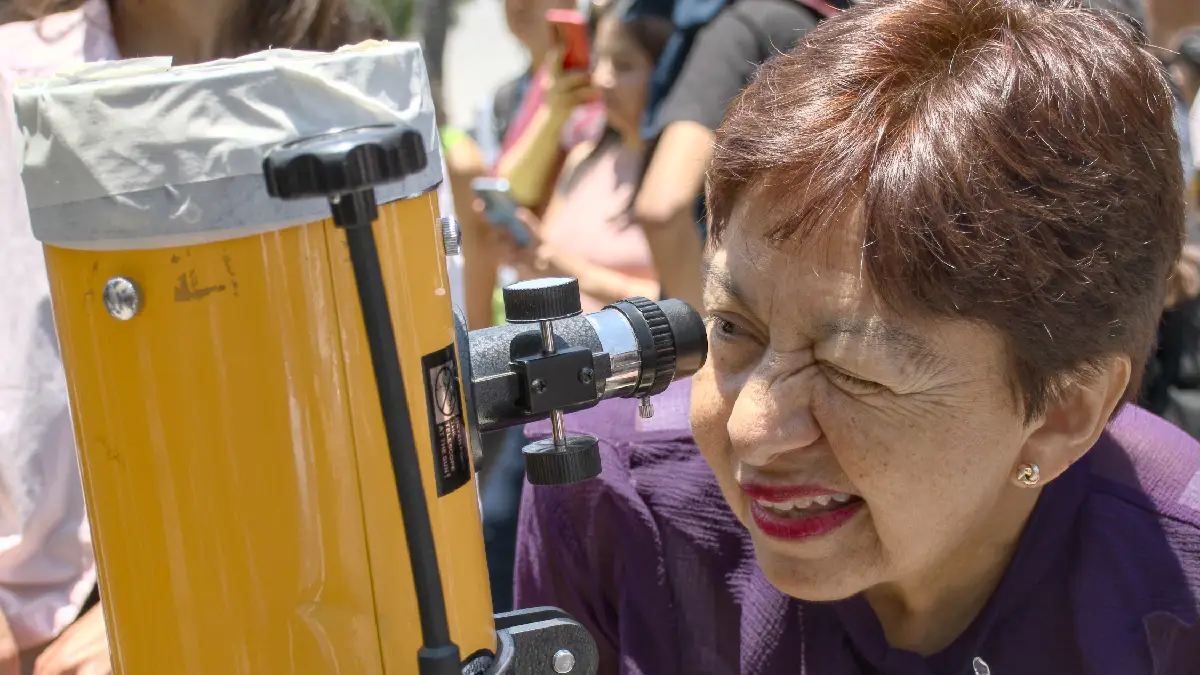 En la BUAP se instalaron telescopios para que los universitarios observaran el eclipse solar: un espectáculo sin igual
