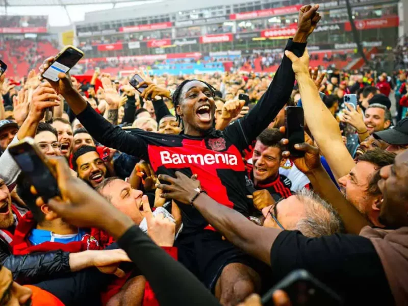 Bayer Leverkusen golea y se consagró como el nuevo campeón de la Bundesliga
