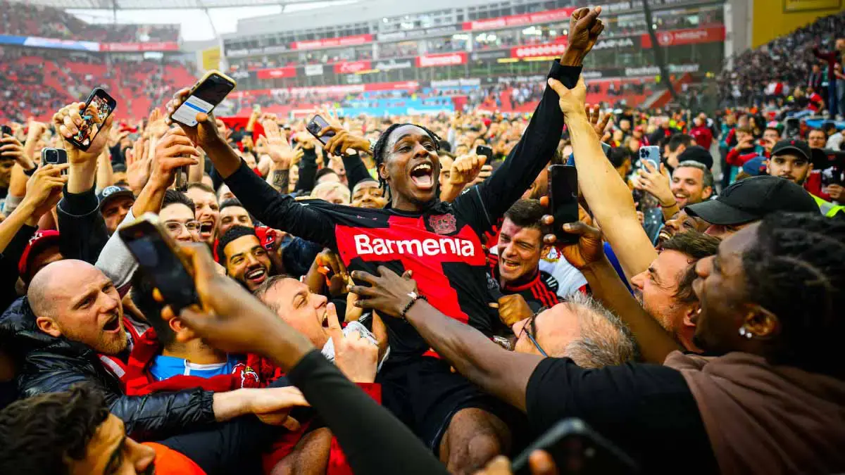 Bayer Leverkusen golea y se consagró como el nuevo campeón de la Bundesliga