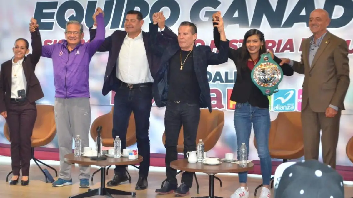 Con Julio César Chávez, la promotoría del deporte en Puebla está asegurada: Armenta
