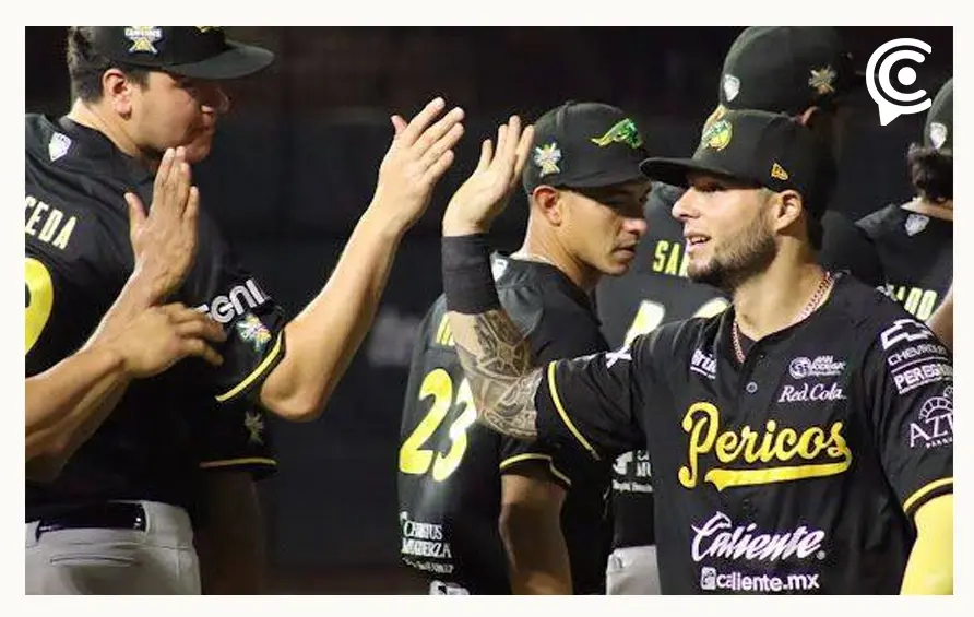 Danny Ortiz pegó tres cuadrangulares en el Pericos de Puebla vs Piratas de Campeche
