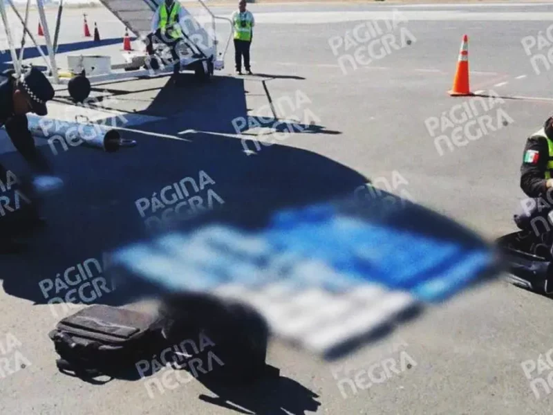 Aseguran 120 paquetes de droga en el aeropuerto de Huejotzingo; pretendían trasladarlos a Cancún
