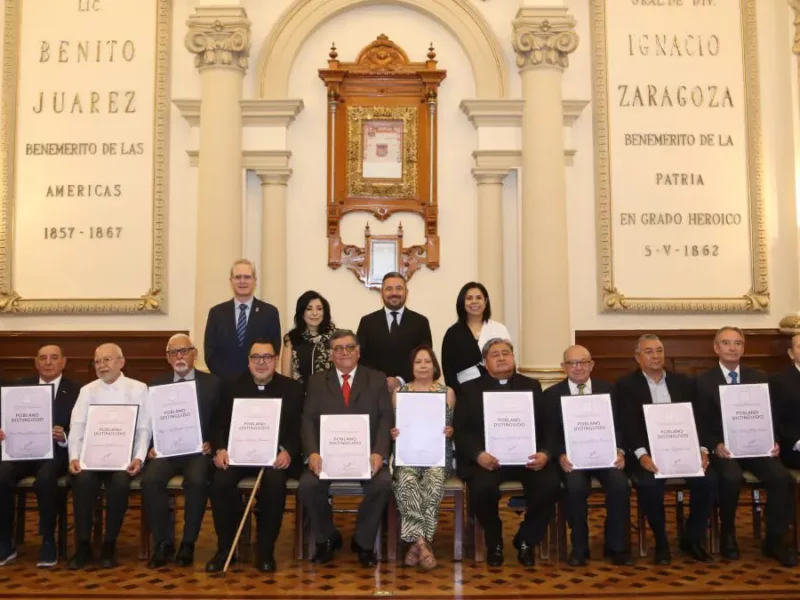 Ayuntamiento de Puebla reconoce a integrantes del Comité de la Procesión de Viernes Santo