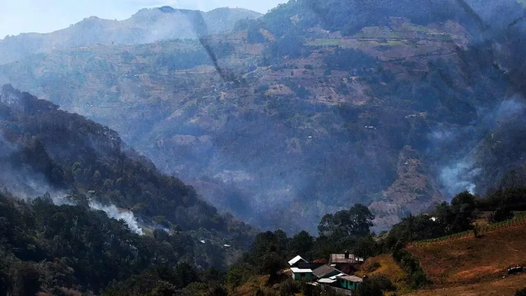 Incendios forestales en Zacatlán y Tlatlauquitepec están sofocados al 100%