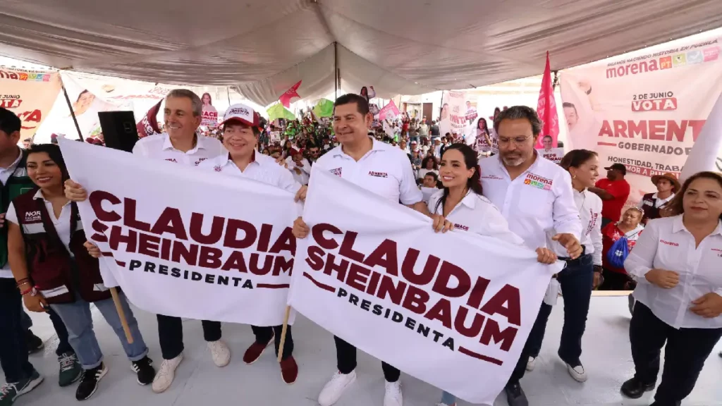 Arropa Mario Delgado a Armenta y a Chedraui en Puebla