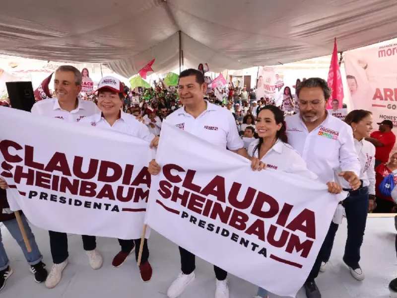 Arropa Mario Delgado a Armenta y a Chedraui en Puebla