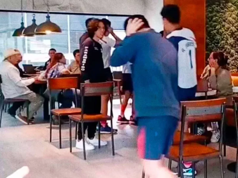 Explota audífono de un estudiante dentro de Starbucks de la 31 Oriente 